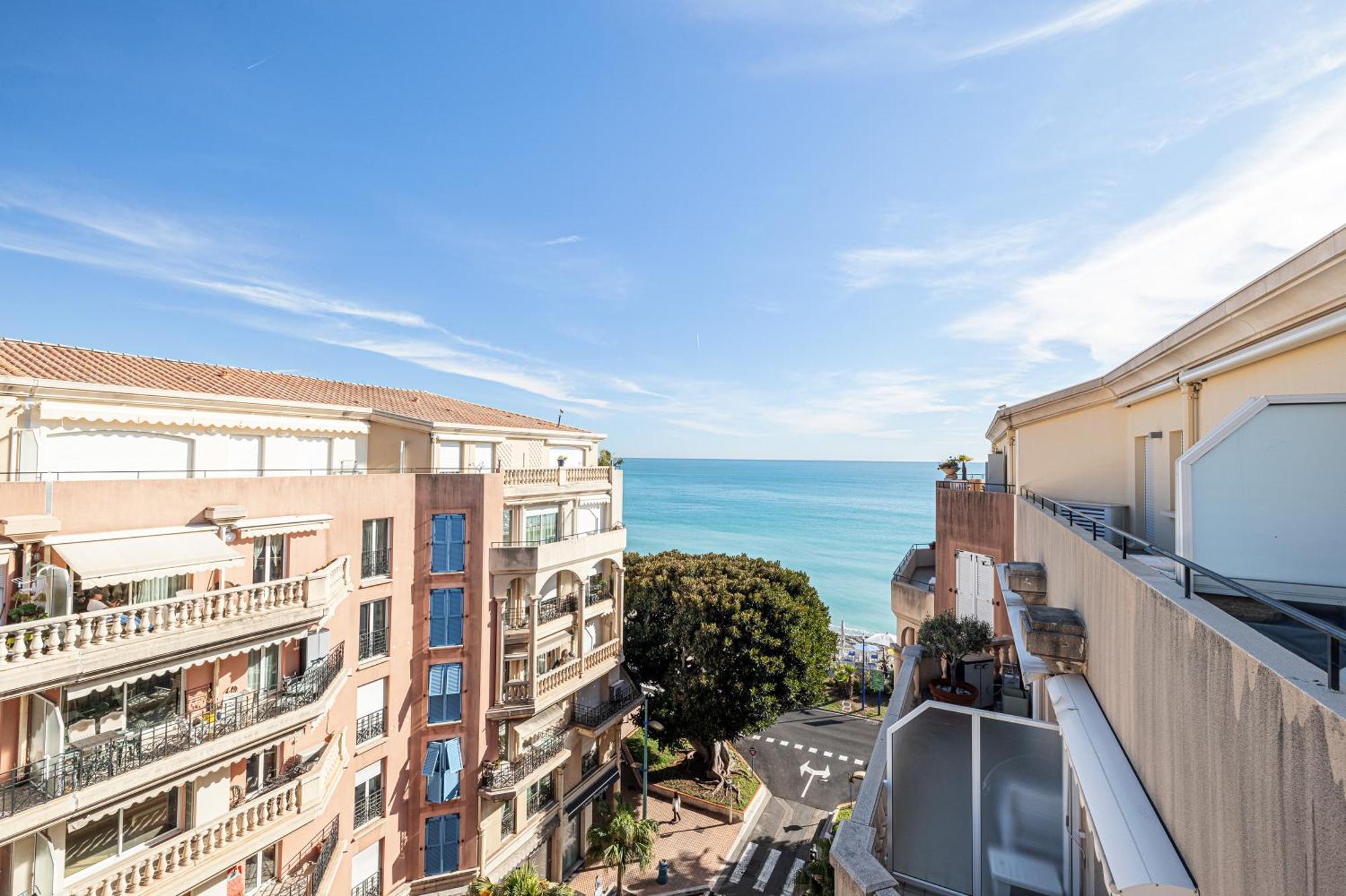 Victoria Bergamote Attic - Happy Rentals Menton Exteriér fotografie
